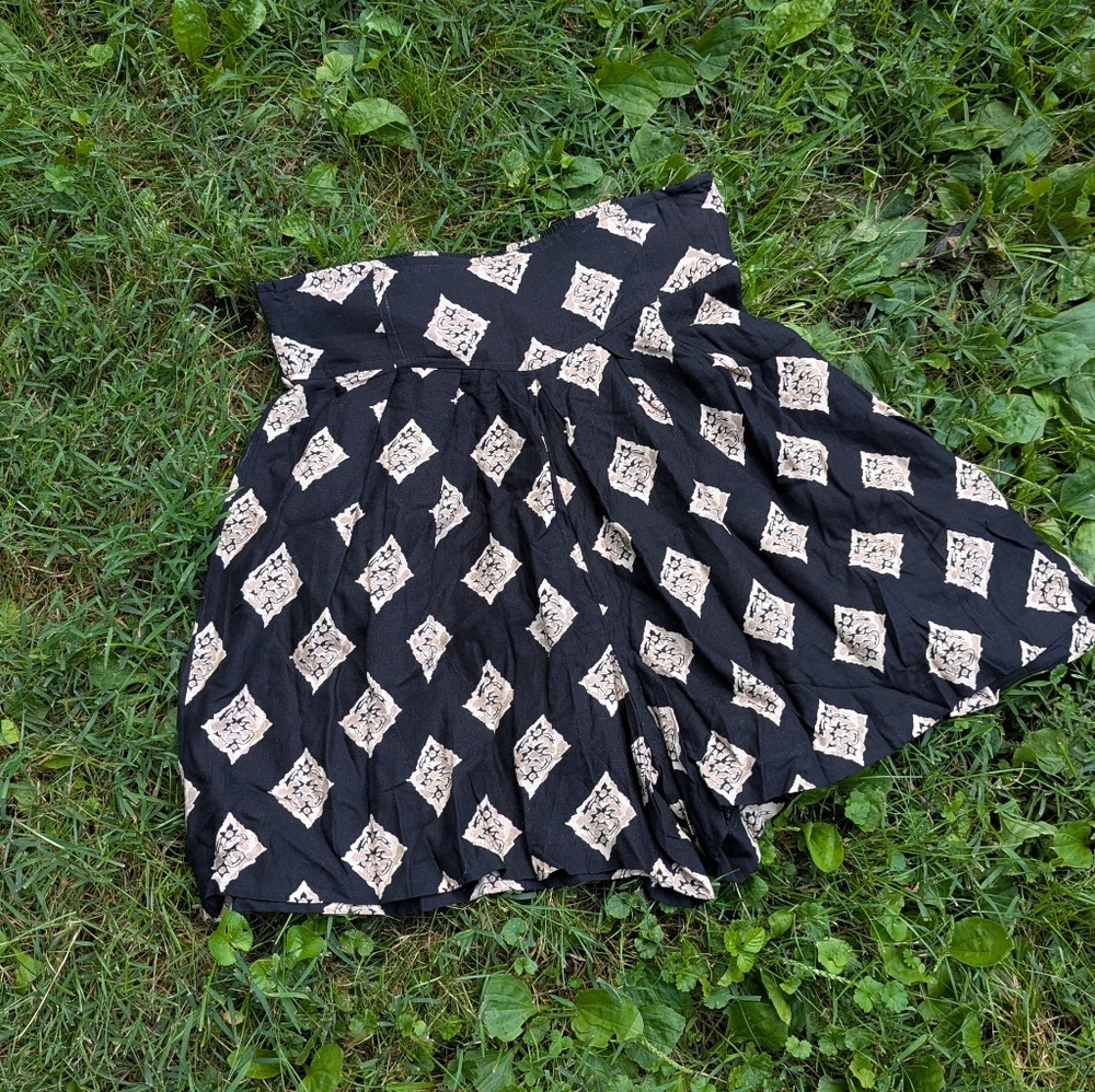 A Byer Vintage 90s Black Patterned Shorts